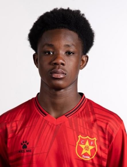 记者：皇马接近签下16岁边锋纳纳，球员曾是巴萨青训营的一员